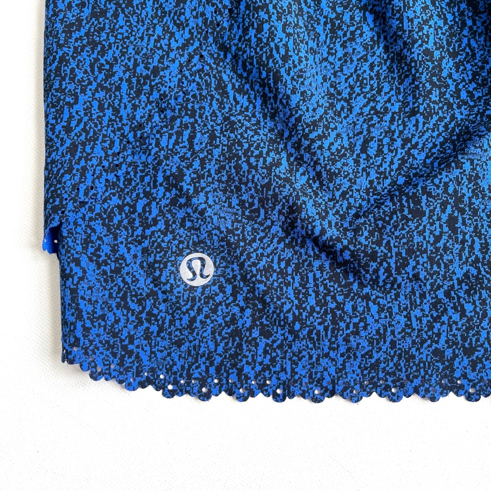 Lululemon Women’s Blue / Black Hit It Short (3 1/2") - Picture 3 of 4